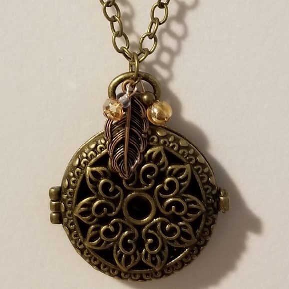 *New* Bronze Locket Pendant Necklace - Picture 1 of 3